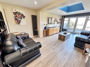 Lounge- click for photo gallery